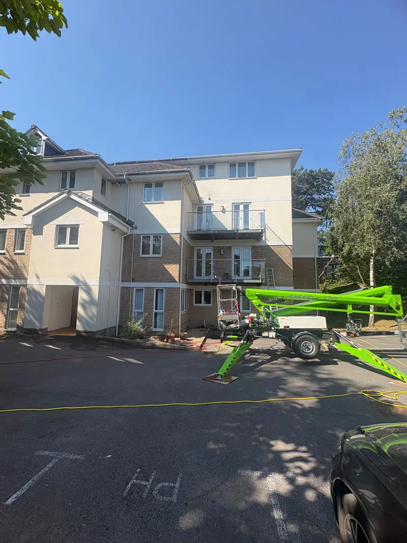 Block of flats, exterior clean